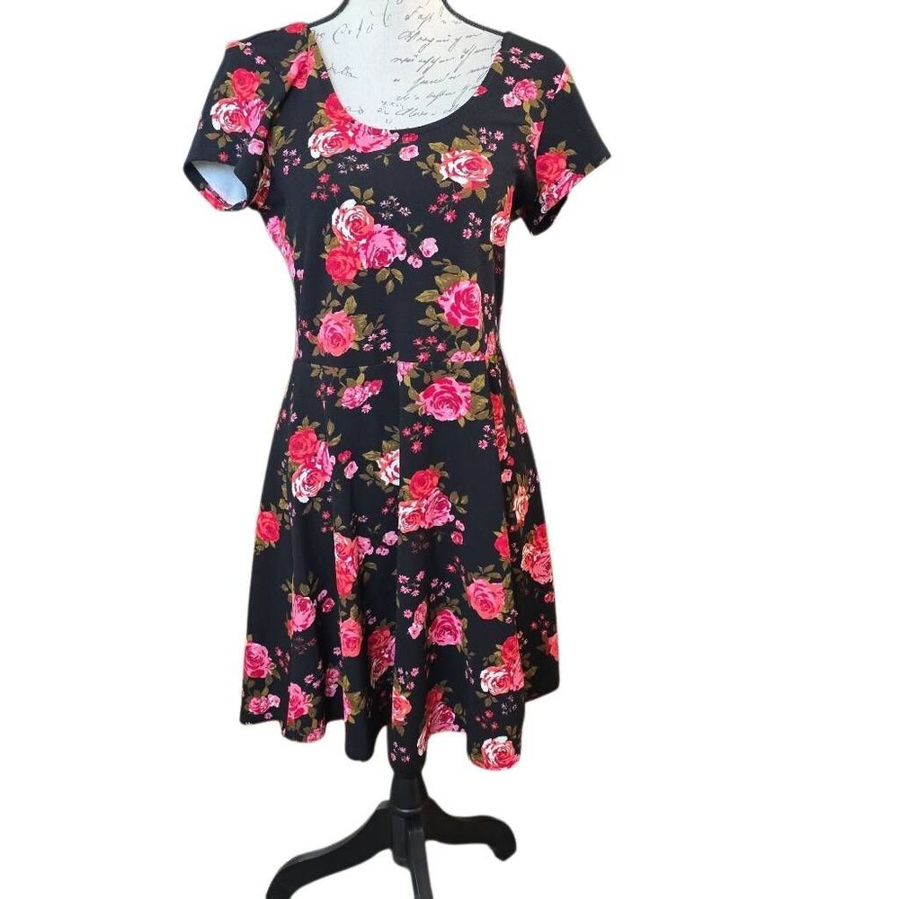Planet Gold Women's Size XL Black Pink Rose Print Scoop Neck Skater Dress